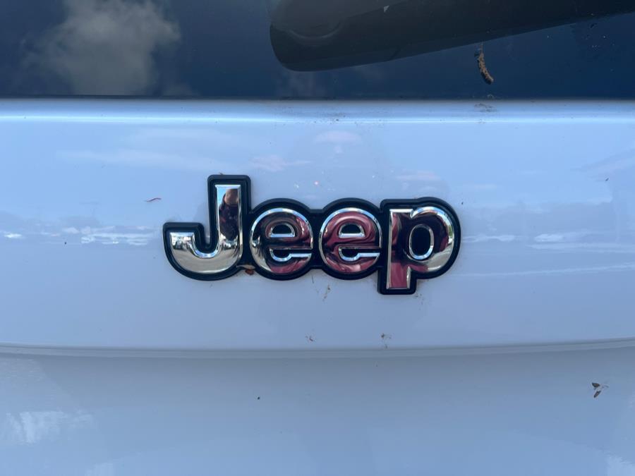 2014 Jeep Cherokee Latitude. CLEAN CARFAX. LOW MILES!!!, available for sale in Elmont, New York | Sunrise of Elmont. Elmont, New York 2014 Jeep Cherokee Latitude. CLEAN CARFAX. LOW MILES!!!, available for sale in Elmont, New York | Sunrise of Elmont. Elmont, New York