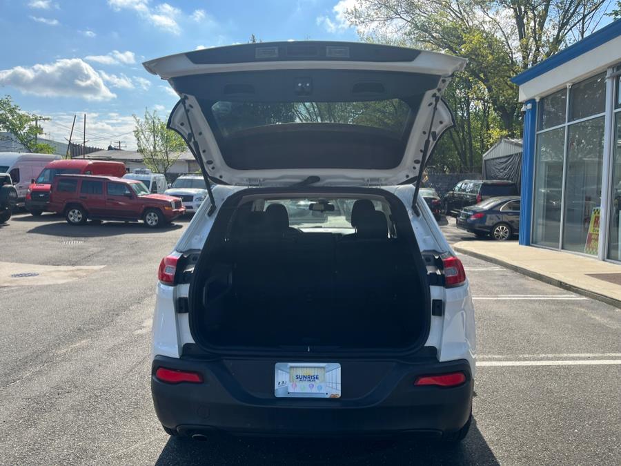 2014 Jeep Cherokee Latitude. CLEAN CARFAX. LOW MILES!!!, available for sale in Elmont, New York | Sunrise of Elmont. Elmont, New York 2014 Jeep Cherokee Latitude. CLEAN CARFAX. LOW MILES!!!, available for sale in Elmont, New York | Sunrise of Elmont. Elmont, New York