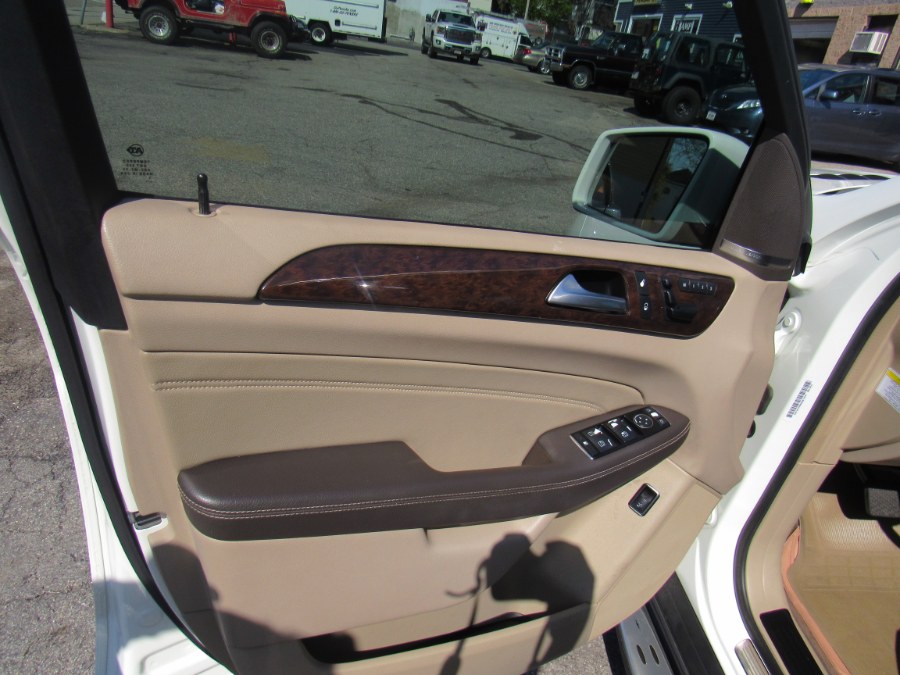 2013 Mercedes-Benz ML 350 BASE, available for sale in Worcester, Massachusetts | Hilario's Auto Sales Inc.. Worcester, Massachusetts 2013 Mercedes-Benz ML 350 BASE, available for sale in Worcester, Massachusetts | Hilario's Auto Sales Inc.. Worcester, Massachusetts