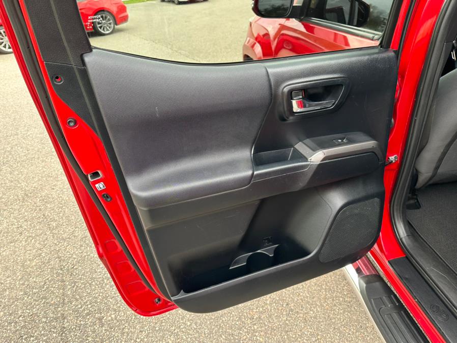 2016 Toyota Tacoma 4WD Double Cab V6 AT SR (Natl), available for sale in South Windsor, Connecticut | Mike And Tony Auto Sales, Inc. South Windsor, Connecticut 2016 Toyota Tacoma 4WD Double Cab V6 AT SR (Natl), available for sale in South Windsor, Connecticut | Mike And Tony Auto Sales, Inc. South Windsor, Connecticut