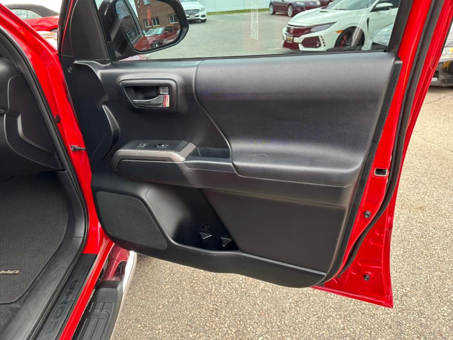 2016 Toyota Tacoma 4WD Double Cab V6 AT SR (Natl), available for sale in South Windsor, Connecticut | Mike And Tony Auto Sales, Inc. South Windsor, Connecticut 2016 Toyota Tacoma 4WD Double Cab V6 AT SR (Natl), available for sale in South Windsor, Connecticut | Mike And Tony Auto Sales, Inc. South Windsor, Connecticut