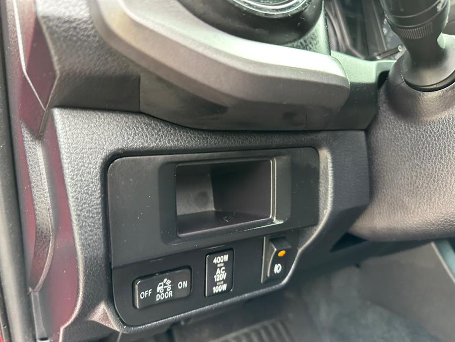 2016 Toyota Tacoma 4WD Double Cab V6 AT SR (Natl), available for sale in South Windsor, Connecticut | Mike And Tony Auto Sales, Inc. South Windsor, Connecticut 2016 Toyota Tacoma 4WD Double Cab V6 AT SR (Natl), available for sale in South Windsor, Connecticut | Mike And Tony Auto Sales, Inc. South Windsor, Connecticut