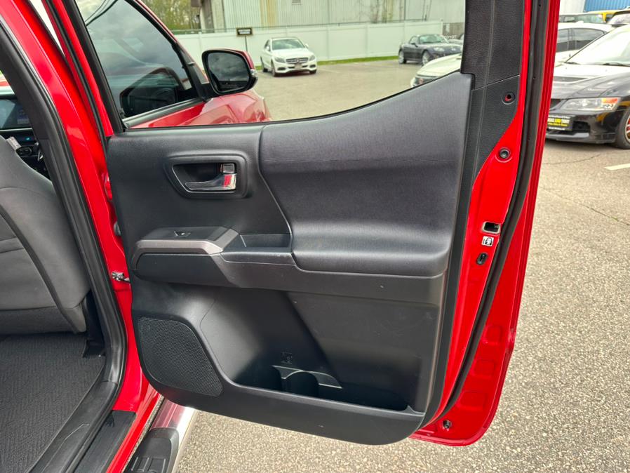 2016 Toyota Tacoma 4WD Double Cab V6 AT SR (Natl), available for sale in South Windsor, Connecticut | Mike And Tony Auto Sales, Inc. South Windsor, Connecticut 2016 Toyota Tacoma 4WD Double Cab V6 AT SR (Natl), available for sale in South Windsor, Connecticut | Mike And Tony Auto Sales, Inc. South Windsor, Connecticut