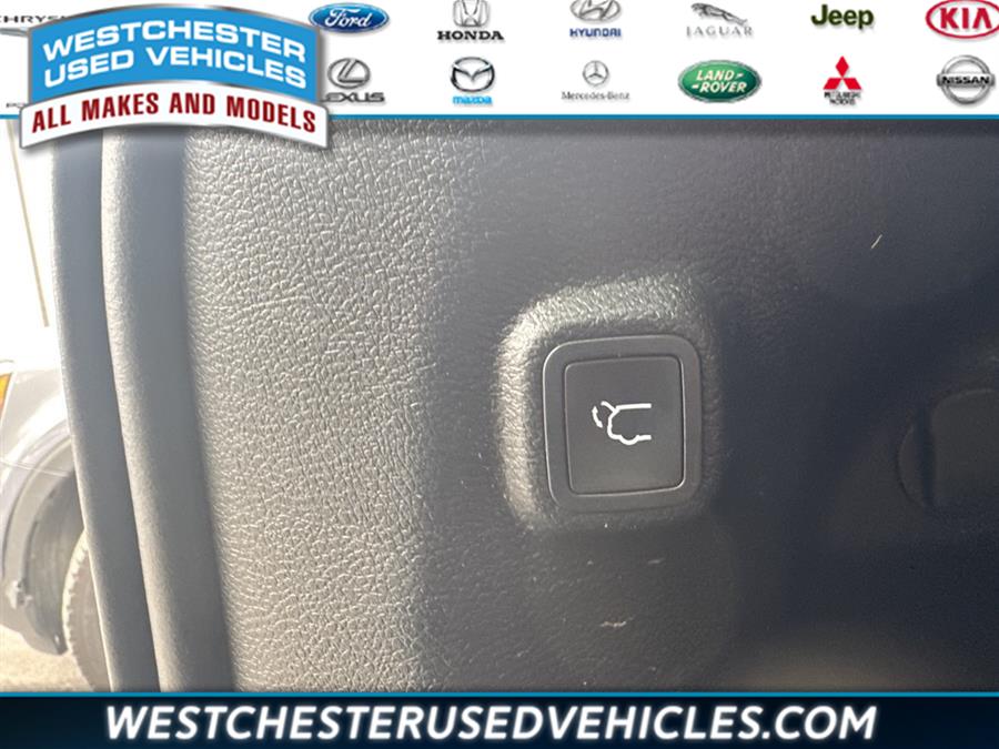 2021 Jeep Cherokee Limited, available for sale in White Plains, New York | Westchester Used Vehicles. White Plains, New York 2021 Jeep Cherokee Limited, available for sale in White Plains, New York | Westchester Used Vehicles. White Plains, New York