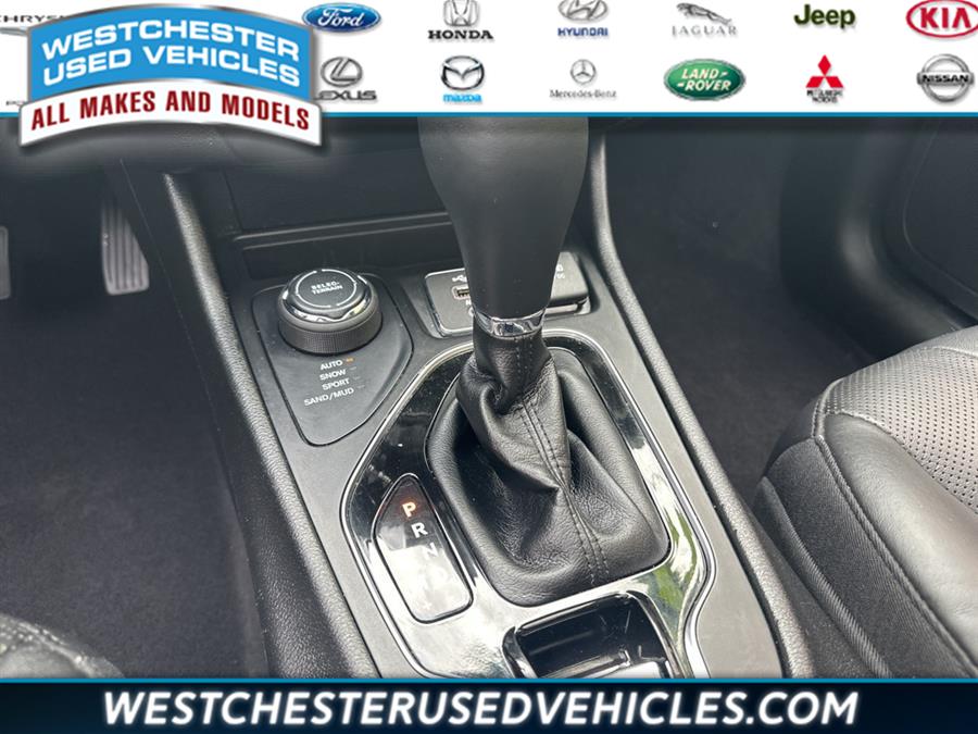 2021 Jeep Cherokee Limited, available for sale in White Plains, New York | Westchester Used Vehicles. White Plains, New York 2021 Jeep Cherokee Limited, available for sale in White Plains, New York | Westchester Used Vehicles. White Plains, New York