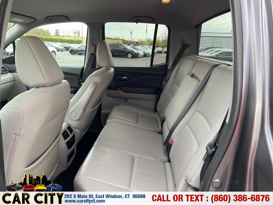 2017 Honda Ridgeline RTL-T 4x4 Crew Cab 5.3'' Bed, available for sale in East Windsor, Connecticut | Car City LLC. East Windsor, Connecticut 2017 Honda Ridgeline RTL-T 4x4 Crew Cab 5.3'' Bed, available for sale in East Windsor, Connecticut | Car City LLC. East Windsor, Connecticut