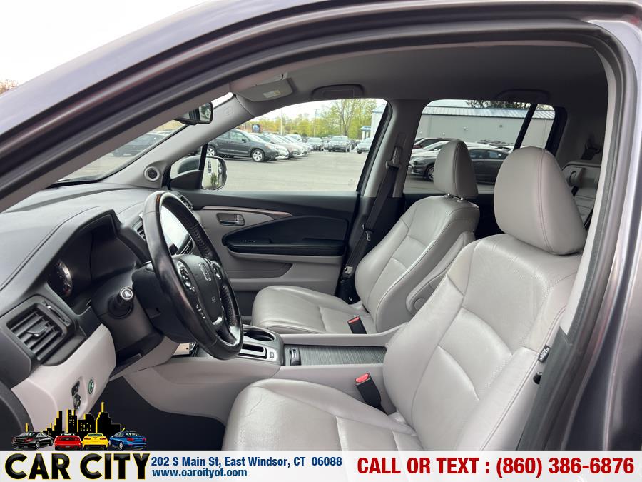 2017 Honda Ridgeline RTL-T 4x4 Crew Cab 5.3'' Bed, available for sale in East Windsor, Connecticut | Car City LLC. East Windsor, Connecticut 2017 Honda Ridgeline RTL-T 4x4 Crew Cab 5.3'' Bed, available for sale in East Windsor, Connecticut | Car City LLC. East Windsor, Connecticut