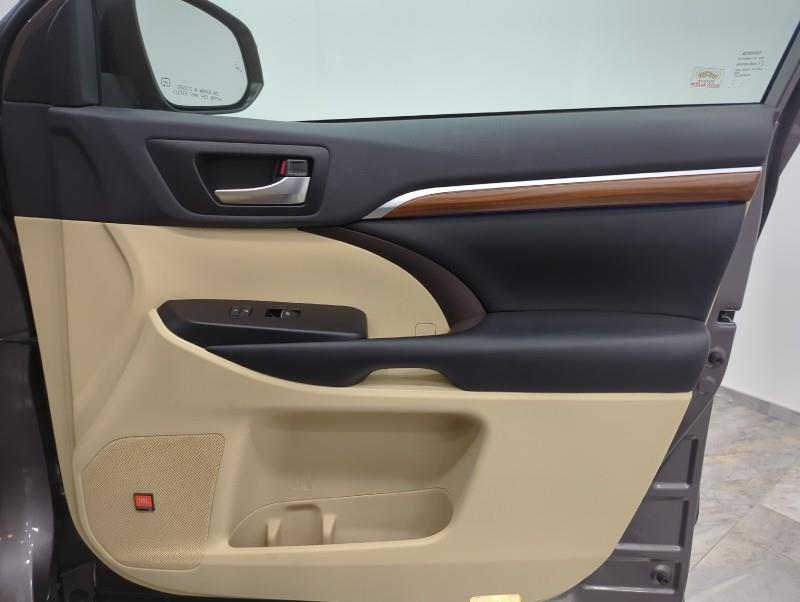 2019 Toyota Highlander Hybrid Limited, available for sale in Maple Shade, New Jersey | Car Revolution. Maple Shade, New Jersey 2019 Toyota Highlander Hybrid Limited, available for sale in Maple Shade, New Jersey | Car Revolution. Maple Shade, New Jersey