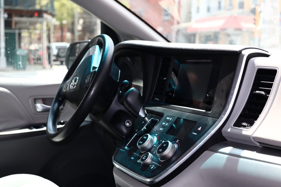 2017 Toyota Sienna LE FWD 8-Passenger (Natl), available for sale in Jamaica, New York | Hillside Auto Mall Inc.. Jamaica, New York 2017 Toyota Sienna LE FWD 8-Passenger (Natl), available for sale in Jamaica, New York | Hillside Auto Mall Inc.. Jamaica, New York