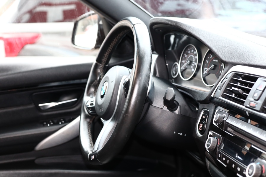 2018 BMW 3 Series 330i xDrive Sedan South Africa, available for sale in Jamaica, New York | Hillside Auto Mall Inc.. Jamaica, New York 2018 BMW 3 Series 330i xDrive Sedan South Africa, available for sale in Jamaica, New York | Hillside Auto Mall Inc.. Jamaica, New York