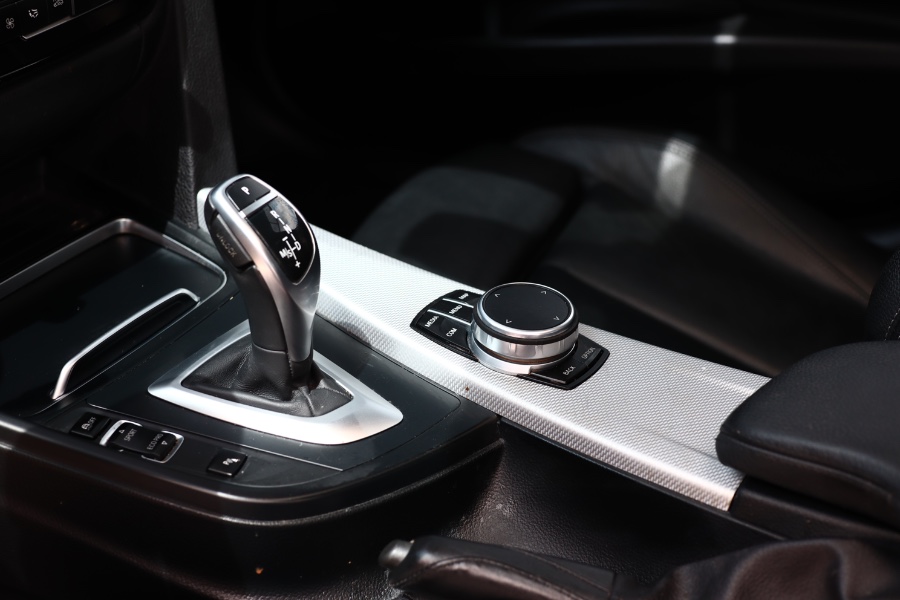 2018 BMW 3 Series 330i xDrive Sedan South Africa, available for sale in Jamaica, New York | Hillside Auto Mall Inc.. Jamaica, New York 2018 BMW 3 Series 330i xDrive Sedan South Africa, available for sale in Jamaica, New York | Hillside Auto Mall Inc.. Jamaica, New York