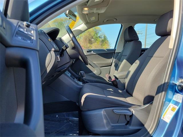 2017 Volkswagen Tiguan Limited 2.0T, available for sale in Stratford, Connecticut | Wiz Leasing Inc. Stratford, Connecticut 2017 Volkswagen Tiguan Limited 2.0T, available for sale in Stratford, Connecticut | Wiz Leasing Inc. Stratford, Connecticut