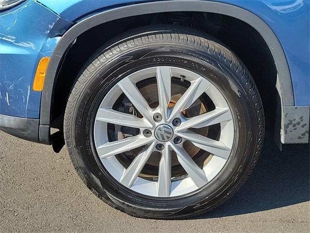 2017 Volkswagen Tiguan Limited 2.0T, available for sale in Stratford, Connecticut | Wiz Leasing Inc. Stratford, Connecticut 2017 Volkswagen Tiguan Limited 2.0T, available for sale in Stratford, Connecticut | Wiz Leasing Inc. Stratford, Connecticut