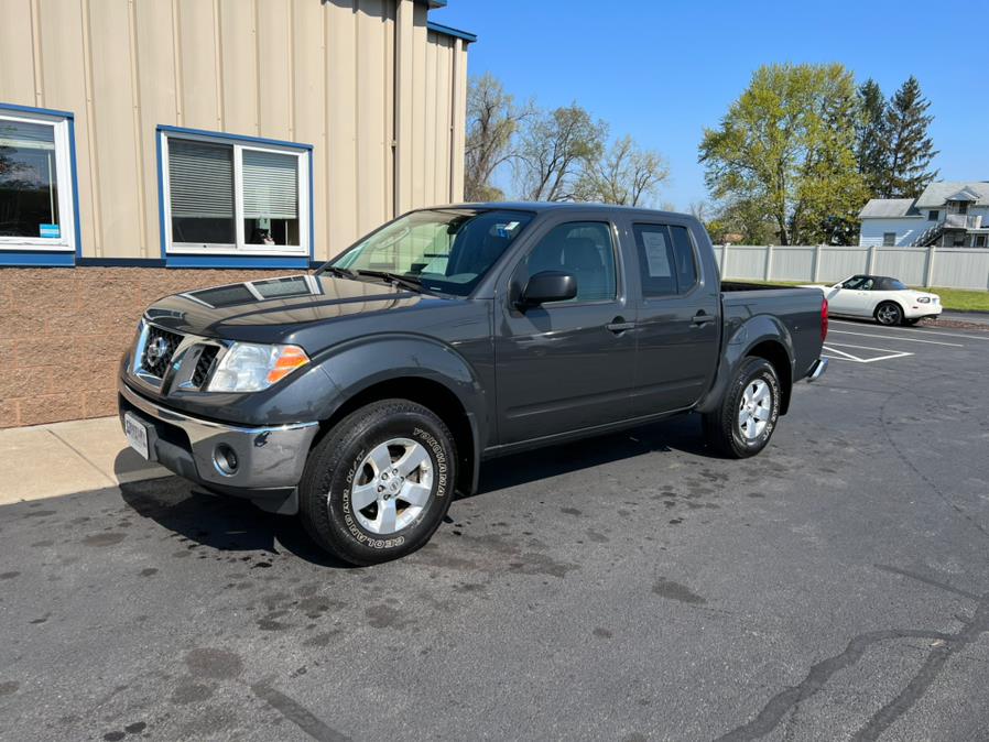 2010 Nissan Frontier 4WD Crew Cab SWB Auto SE, available for sale in East Windsor, Connecticut | Century Auto And Truck. East Windsor, Connecticut
