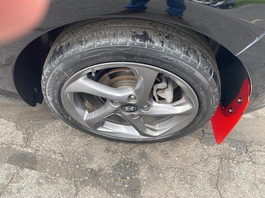 2019 Hyundai Veloster 2.0 Auto, available for sale in Middletown, Connecticut | Newfield Auto Sales. Middletown, Connecticut 2019 Hyundai Veloster 2.0 Auto, available for sale in Middletown, Connecticut | Newfield Auto Sales. Middletown, Connecticut