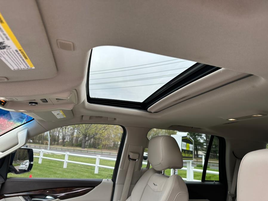 2017 Cadillac Escalade 4WD 4dr Luxury, available for sale in South Windsor, Connecticut | Mike And Tony Auto Sales, Inc. South Windsor, Connecticut 2017 Cadillac Escalade 4WD 4dr Luxury, available for sale in South Windsor, Connecticut | Mike And Tony Auto Sales, Inc. South Windsor, Connecticut