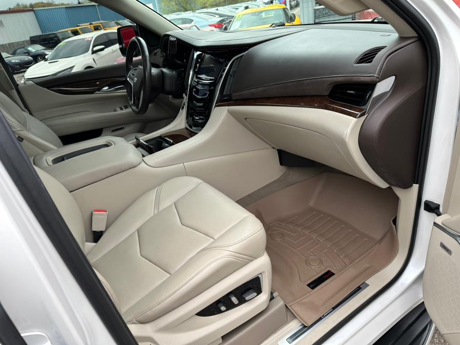 2017 Cadillac Escalade 4WD 4dr Luxury, available for sale in South Windsor, Connecticut | Mike And Tony Auto Sales, Inc. South Windsor, Connecticut 2017 Cadillac Escalade 4WD 4dr Luxury, available for sale in South Windsor, Connecticut | Mike And Tony Auto Sales, Inc. South Windsor, Connecticut