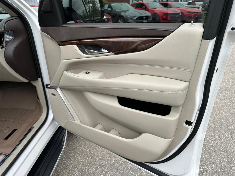 2017 Cadillac Escalade 4WD 4dr Luxury, available for sale in South Windsor, Connecticut | Mike And Tony Auto Sales, Inc. South Windsor, Connecticut 2017 Cadillac Escalade 4WD 4dr Luxury, available for sale in South Windsor, Connecticut | Mike And Tony Auto Sales, Inc. South Windsor, Connecticut