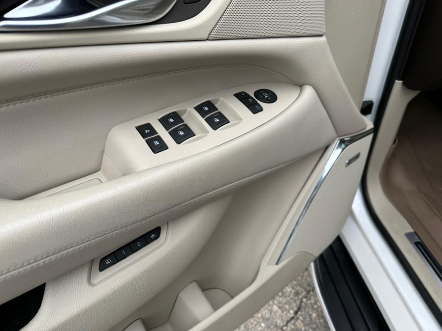 2017 Cadillac Escalade 4WD 4dr Luxury, available for sale in South Windsor, Connecticut | Mike And Tony Auto Sales, Inc. South Windsor, Connecticut 2017 Cadillac Escalade 4WD 4dr Luxury, available for sale in South Windsor, Connecticut | Mike And Tony Auto Sales, Inc. South Windsor, Connecticut
