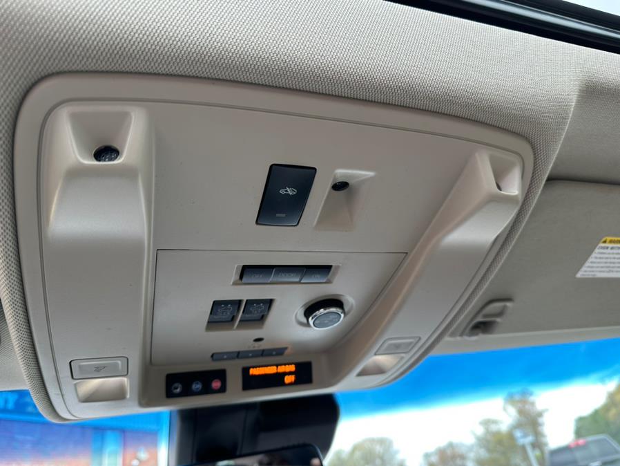 2017 Cadillac Escalade 4WD 4dr Luxury, available for sale in South Windsor, Connecticut | Mike And Tony Auto Sales, Inc. South Windsor, Connecticut 2017 Cadillac Escalade 4WD 4dr Luxury, available for sale in South Windsor, Connecticut | Mike And Tony Auto Sales, Inc. South Windsor, Connecticut