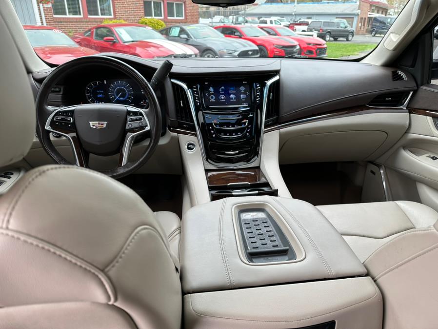 2017 Cadillac Escalade 4WD 4dr Luxury, available for sale in South Windsor, Connecticut | Mike And Tony Auto Sales, Inc. South Windsor, Connecticut 2017 Cadillac Escalade 4WD 4dr Luxury, available for sale in South Windsor, Connecticut | Mike And Tony Auto Sales, Inc. South Windsor, Connecticut
