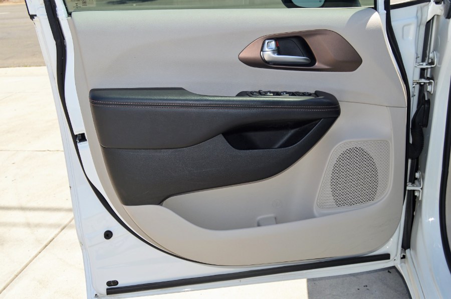 2018 Chrysler Pacifica LX FWD, available for sale in Moreno Valley, California | Fusion Motors Inc. Moreno Valley, California 2018 Chrysler Pacifica LX FWD, available for sale in Moreno Valley, California | Fusion Motors Inc. Moreno Valley, California