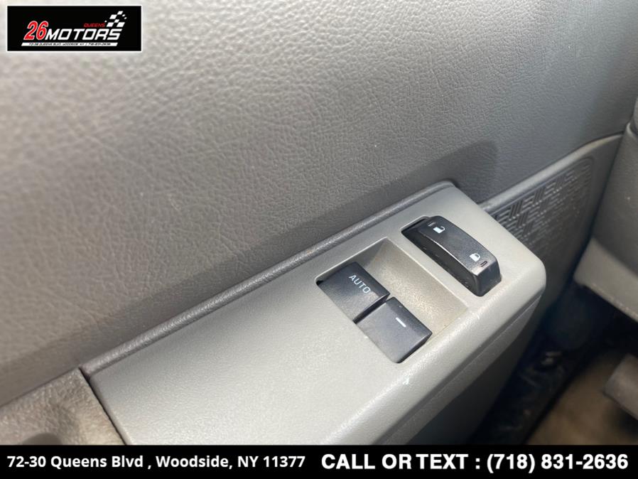 2013 Ford Econoline Wagon E-350 Super Duty XLT, available for sale in Woodside, New York | 26 Motors Queens. Woodside, New York 2013 Ford Econoline Wagon E-350 Super Duty XLT, available for sale in Woodside, New York | 26 Motors Queens. Woodside, New York