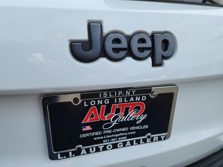2021 Jeep Grand Cherokee Limited 4x4, available for sale in Islip, New York | L.I. Auto Gallery. Islip, New York 2021 Jeep Grand Cherokee Limited 4x4, available for sale in Islip, New York | L.I. Auto Gallery. Islip, New York
