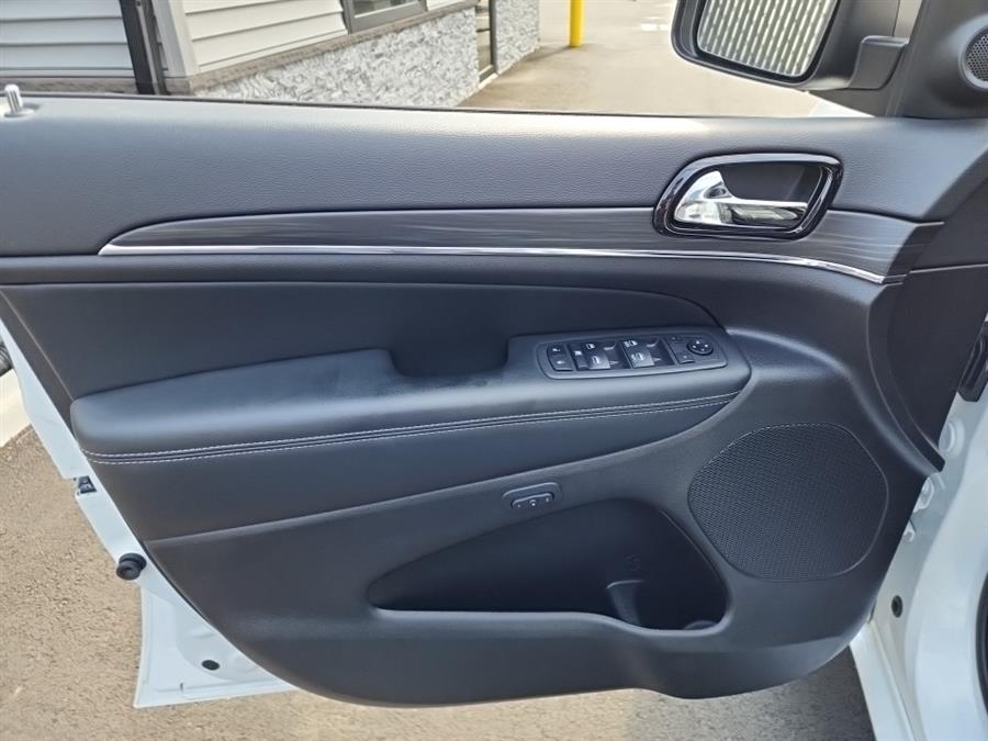 2021 Jeep Grand Cherokee Limited 4x4, available for sale in Islip, New York | L.I. Auto Gallery. Islip, New York 2021 Jeep Grand Cherokee Limited 4x4, available for sale in Islip, New York | L.I. Auto Gallery. Islip, New York