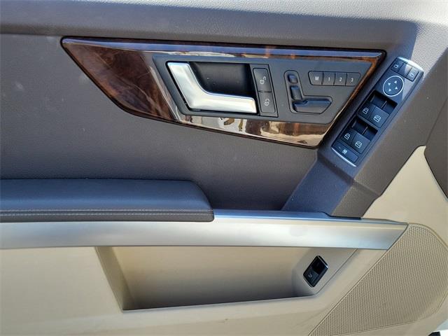 2015 Mercedes-benz Glk GLK 350, available for sale in Stratford, Connecticut | Wiz Leasing Inc. Stratford, Connecticut 2015 Mercedes-benz Glk GLK 350, available for sale in Stratford, Connecticut | Wiz Leasing Inc. Stratford, Connecticut