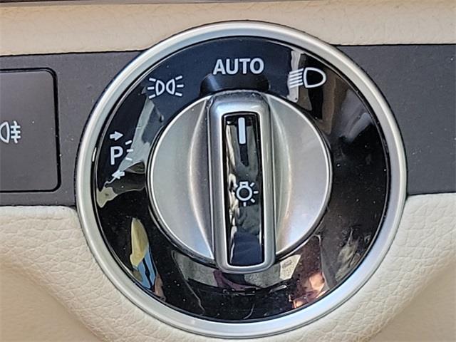 2015 Mercedes-benz Glk GLK 350, available for sale in Stratford, Connecticut | Wiz Leasing Inc. Stratford, Connecticut 2015 Mercedes-benz Glk GLK 350, available for sale in Stratford, Connecticut | Wiz Leasing Inc. Stratford, Connecticut