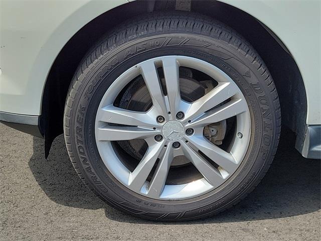 2013 Mercedes-benz M-class ML 350, available for sale in Stratford, Connecticut | Wiz Leasing Inc. Stratford, Connecticut 2013 Mercedes-benz M-class ML 350, available for sale in Stratford, Connecticut | Wiz Leasing Inc. Stratford, Connecticut