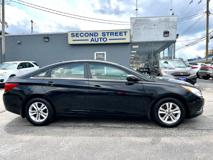 Used Hyundai Sonata 4dr Sdn 2.4L Auto GLS 2012 | Second Street Auto Sales Inc. Manchester, New Hampshire