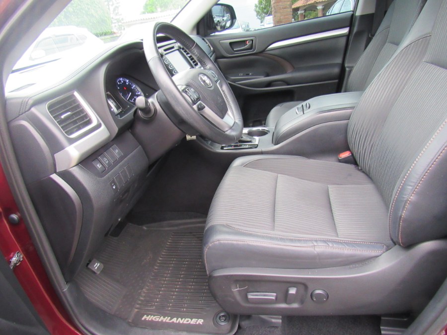 2019 Toyota Highlander LE Plus V6 AWD (Natl), available for sale in San Francisco de Macoris Rd, Dominican Republic | Hilario Auto Import. San Francisco de Macoris Rd, Dominican Republic 2019 Toyota Highlander LE Plus V6 AWD (Natl), available for sale in San Francisco de Macoris Rd, Dominican Republic | Hilario Auto Import. San Francisco de Macoris Rd, Dominican Republic