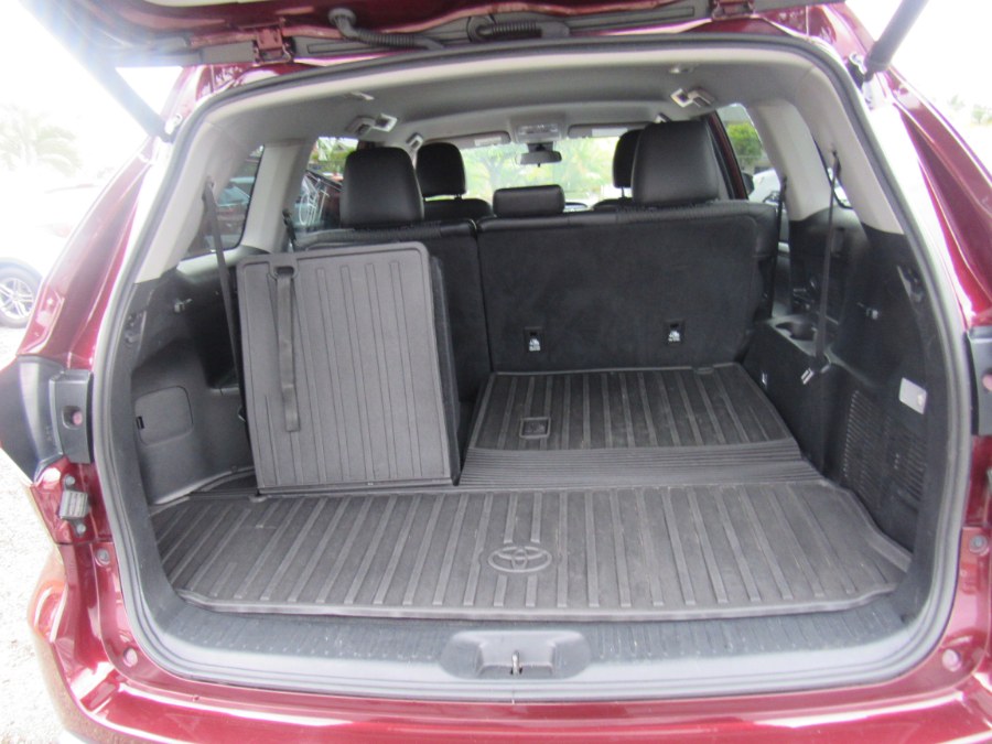 2019 Toyota Highlander LE Plus V6 AWD (Natl), available for sale in San Francisco de Macoris Rd, Dominican Republic | Hilario Auto Import. San Francisco de Macoris Rd, Dominican Republic 2019 Toyota Highlander LE Plus V6 AWD (Natl), available for sale in San Francisco de Macoris Rd, Dominican Republic | Hilario Auto Import. San Francisco de Macoris Rd, Dominican Republic