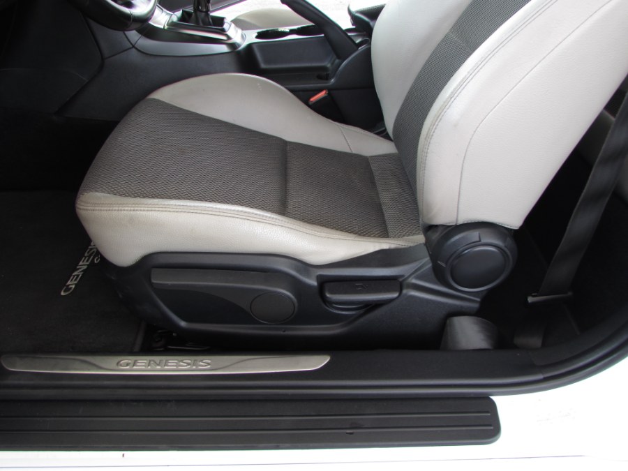 2015 Hyundai Genesis Coupe 2dr 3.8L Man Base w/Gray Seats, available for sale in Orlando, Florida | VIP Auto Enterprise, Inc. Orlando, Florida 2015 Hyundai Genesis Coupe 2dr 3.8L Man Base w/Gray Seats, available for sale in Orlando, Florida | VIP Auto Enterprise, Inc. Orlando, Florida