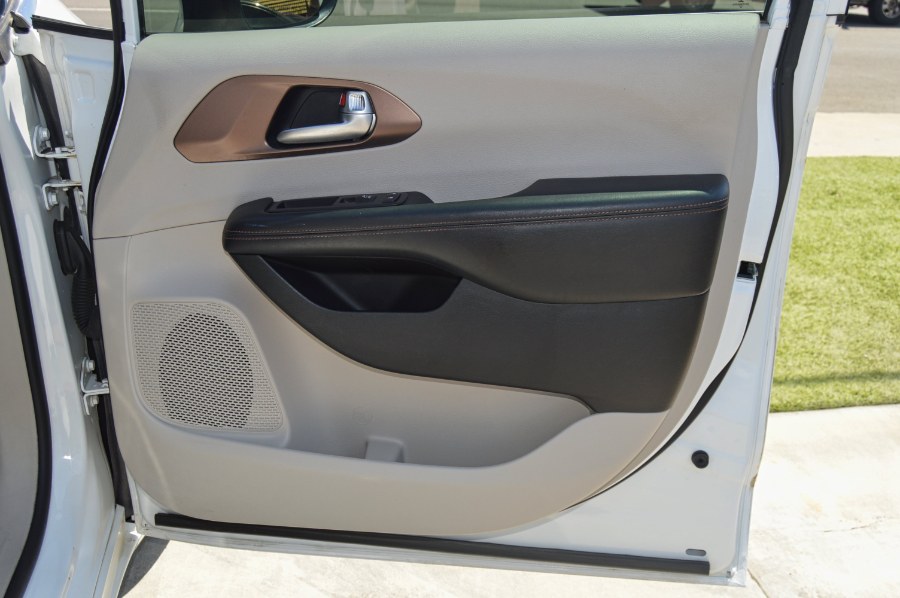 2018 Chrysler Pacifica LX FWD, available for sale in Moreno Valley, California | Fusion Motors Inc. Moreno Valley, California 2018 Chrysler Pacifica LX FWD, available for sale in Moreno Valley, California | Fusion Motors Inc. Moreno Valley, California