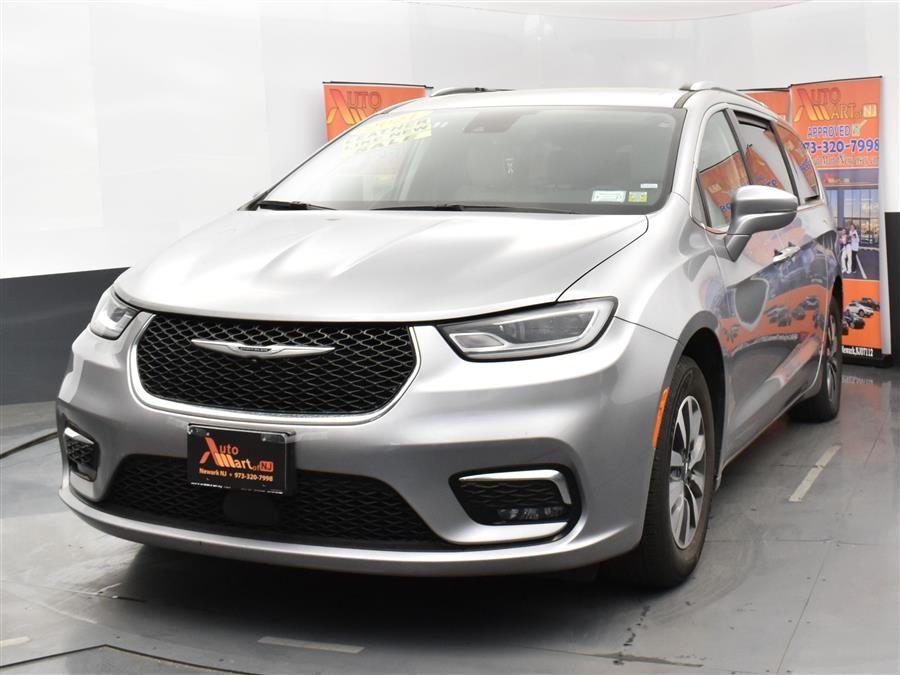 2021 Chrysler Pacifica Touring L AWD, available for sale in Irvington, New Jersey | Foreign Auto Imports. Irvington, New Jersey