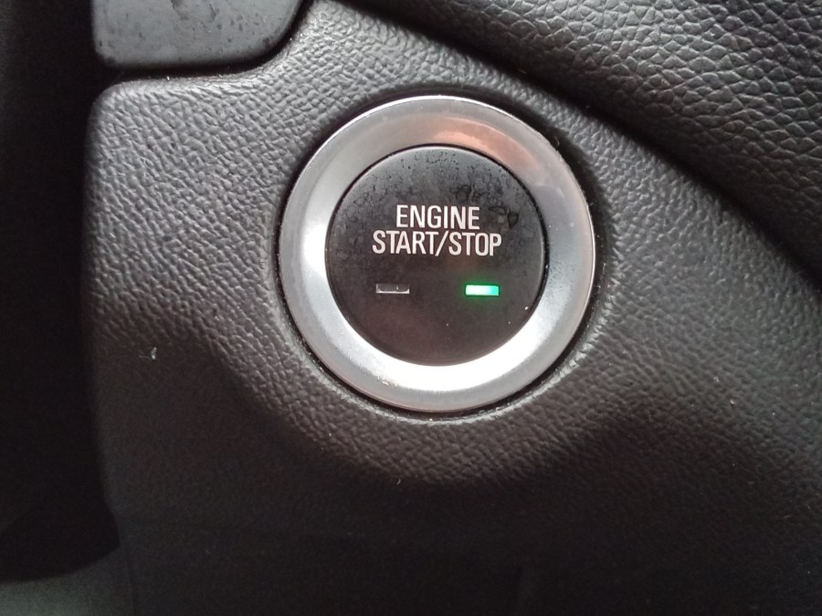 2020 Chevrolet Equinox FWD 4dr LT w/2FL, available for sale in Irvington, New Jersey | NJ Used Cars Center. Irvington, New Jersey 2020 Chevrolet Equinox FWD 4dr LT w/2FL, available for sale in Irvington, New Jersey | NJ Used Cars Center. Irvington, New Jersey