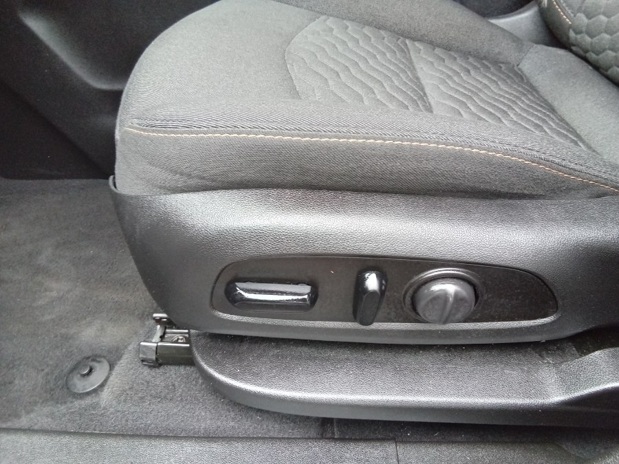 2020 Chevrolet Equinox FWD 4dr LT w/2FL, available for sale in Irvington, New Jersey | NJ Used Cars Center. Irvington, New Jersey 2020 Chevrolet Equinox FWD 4dr LT w/2FL, available for sale in Irvington, New Jersey | NJ Used Cars Center. Irvington, New Jersey
