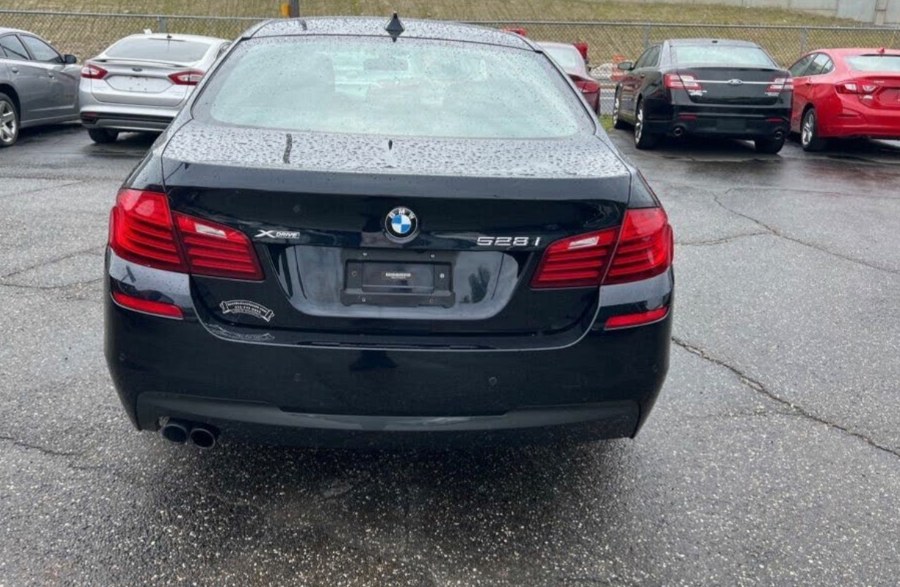 2014 BMW 5 Series 4dr Sdn 528i xDrive AWD, available for sale in Jersey City, New Jersey | Car Valley Group. Jersey City, New Jersey 2014 BMW 5 Series 4dr Sdn 528i xDrive AWD, available for sale in Jersey City, New Jersey | Car Valley Group. Jersey City, New Jersey