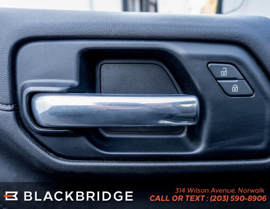 2019 Chevrolet Silverado 1500 4WD Crew Cab 147" LT, available for sale in Norwalk, Connecticut | Black Bridge Motors, LLC. Norwalk, Connecticut 2019 Chevrolet Silverado 1500 4WD Crew Cab 147" LT, available for sale in Norwalk, Connecticut | Black Bridge Motors, LLC. Norwalk, Connecticut