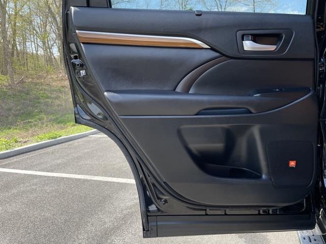 2017 Toyota Highlander Limited, available for sale in Brookfield, Connecticut | Blasius Federal Road. Brookfield, Connecticut 2017 Toyota Highlander Limited, available for sale in Brookfield, Connecticut | Blasius Federal Road. Brookfield, Connecticut