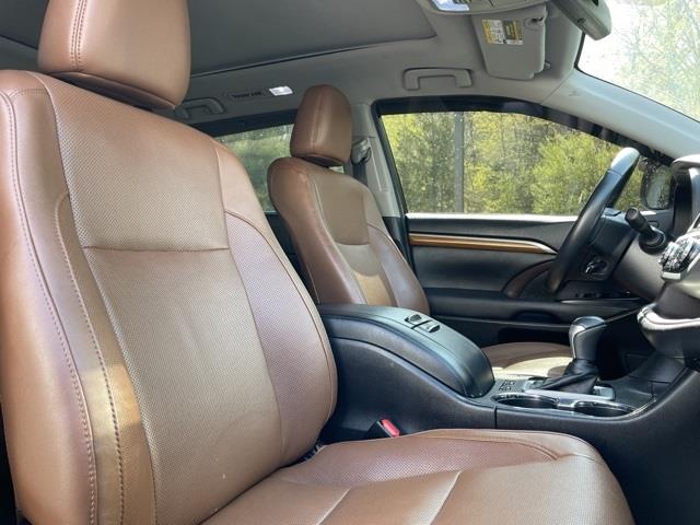 2017 Toyota Highlander Limited, available for sale in Brookfield, Connecticut | Blasius Federal Road. Brookfield, Connecticut 2017 Toyota Highlander Limited, available for sale in Brookfield, Connecticut | Blasius Federal Road. Brookfield, Connecticut