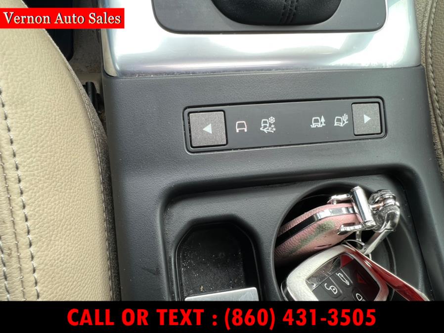 2014 Land Rover LR2 AWD 4dr, available for sale in Manchester, Connecticut | Vernon Auto Sale & Service. Manchester, Connecticut 2014 Land Rover LR2 AWD 4dr, available for sale in Manchester, Connecticut | Vernon Auto Sale & Service. Manchester, Connecticut