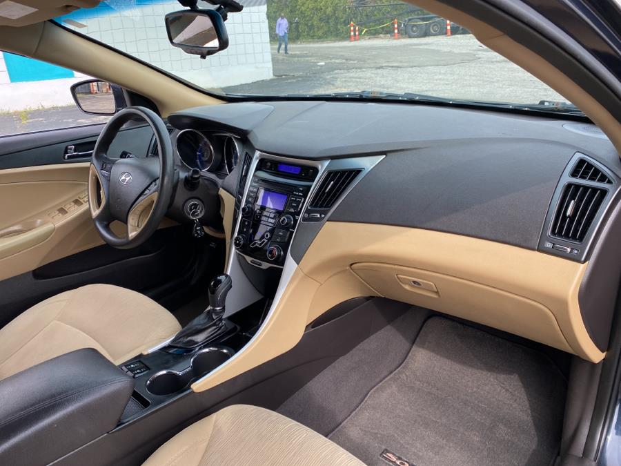 2013 Hyundai Sonata 4dr Sdn 2.4L Auto GLS *Ltd Avail*, available for sale in Milford, Connecticut | Dealertown Auto Wholesalers. Milford, Connecticut 2013 Hyundai Sonata 4dr Sdn 2.4L Auto GLS *Ltd Avail*, available for sale in Milford, Connecticut | Dealertown Auto Wholesalers. Milford, Connecticut