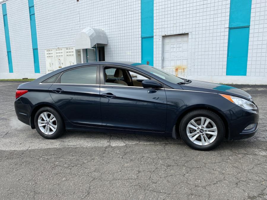 2013 Hyundai Sonata 4dr Sdn 2.4L Auto GLS *Ltd Avail*, available for sale in Milford, Connecticut | Dealertown Auto Wholesalers. Milford, Connecticut 2013 Hyundai Sonata 4dr Sdn 2.4L Auto GLS *Ltd Avail*, available for sale in Milford, Connecticut | Dealertown Auto Wholesalers. Milford, Connecticut
