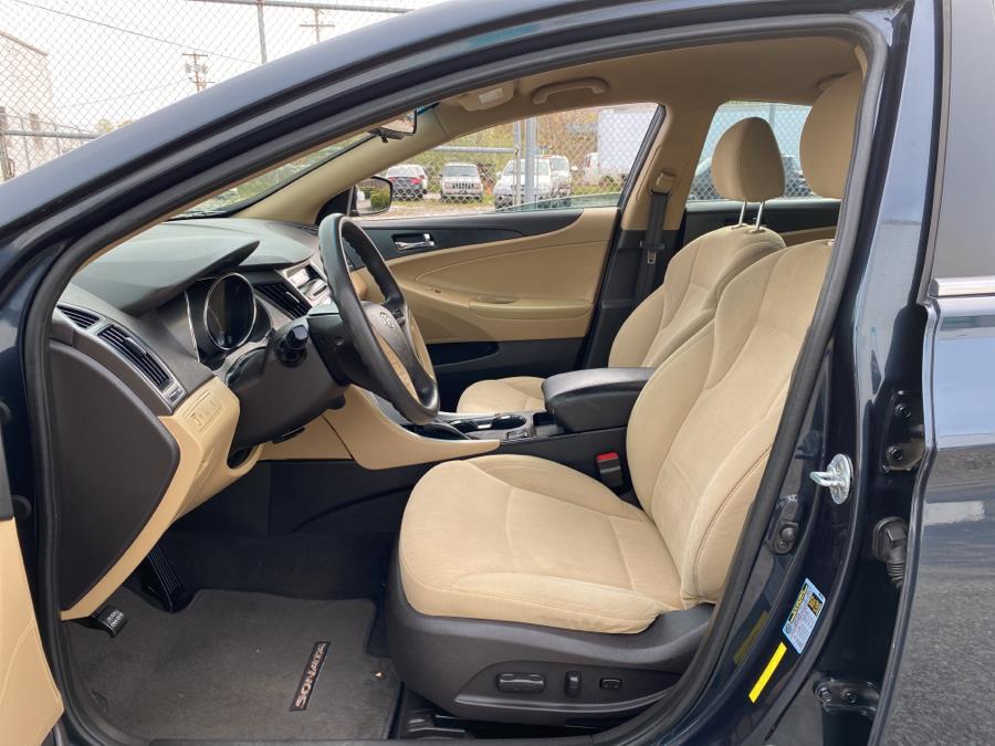 2013 Hyundai Sonata 4dr Sdn 2.4L Auto GLS *Ltd Avail*, available for sale in Milford, Connecticut | Dealertown Auto Wholesalers. Milford, Connecticut 2013 Hyundai Sonata 4dr Sdn 2.4L Auto GLS *Ltd Avail*, available for sale in Milford, Connecticut | Dealertown Auto Wholesalers. Milford, Connecticut