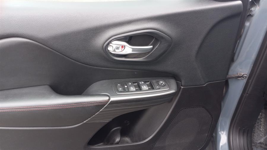 2015 Jeep Cherokee 4WD 4dr Trailhawk, available for sale in Old Saybrook, Connecticut | Saybrook Auto Barn. Old Saybrook, Connecticut 2015 Jeep Cherokee 4WD 4dr Trailhawk, available for sale in Old Saybrook, Connecticut | Saybrook Auto Barn. Old Saybrook, Connecticut