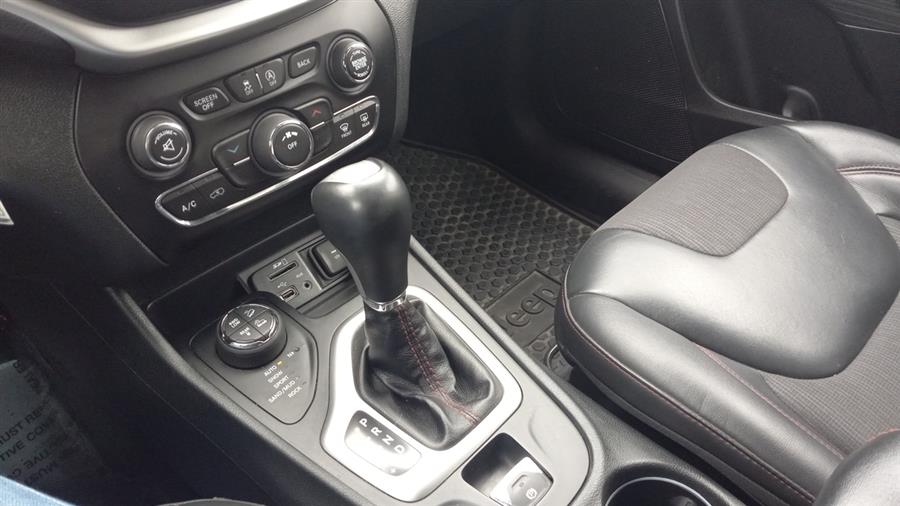 2015 Jeep Cherokee 4WD 4dr Trailhawk, available for sale in Old Saybrook, Connecticut | Saybrook Auto Barn. Old Saybrook, Connecticut 2015 Jeep Cherokee 4WD 4dr Trailhawk, available for sale in Old Saybrook, Connecticut | Saybrook Auto Barn. Old Saybrook, Connecticut